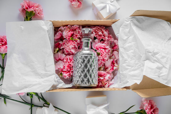 How To Gift Perfume: A Guide to Choosing Universally Appealing Scents